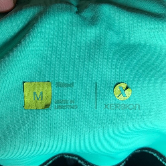 Xersion Teal/Black Print Pull On Fitted Cropped Leggings M - Picture 2 of 7